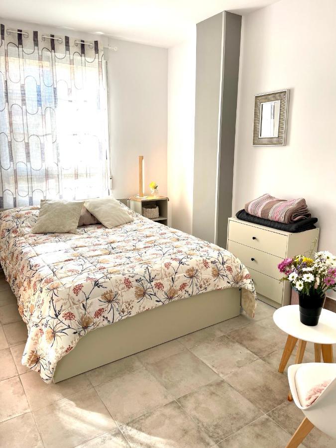 Comfortable Carolina En Alicante Exterior foto
